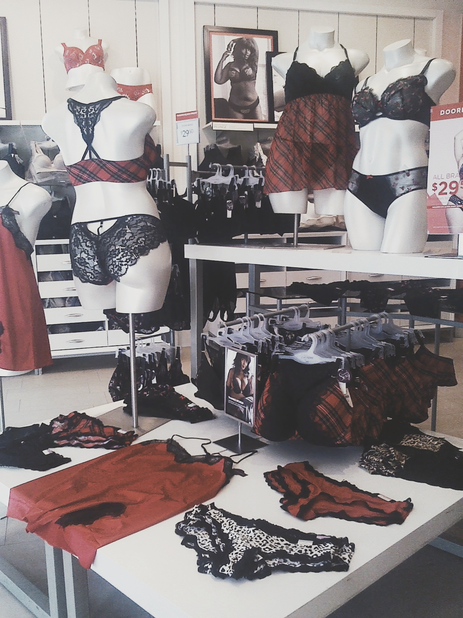 8 Things To Keep In Mind When Shopping For Lingerie
